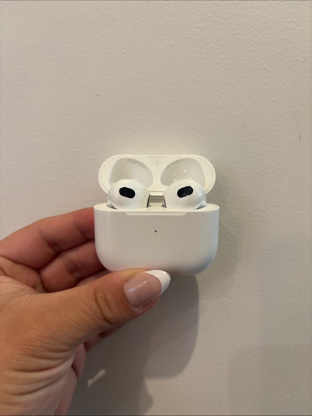 Apple AirPods 3 - White Wireless Earbuds with Charging Case